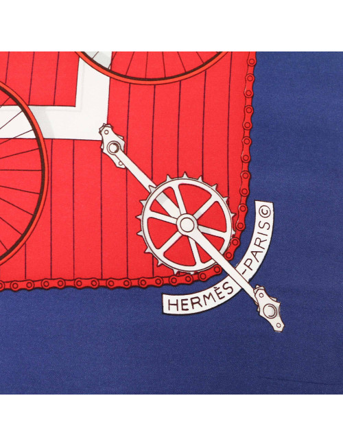 Carré HERMES soie 100 %