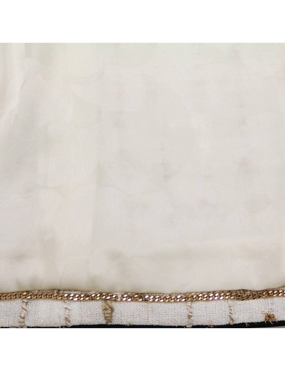 Veste CHANEL blanc et doré gansé de noir