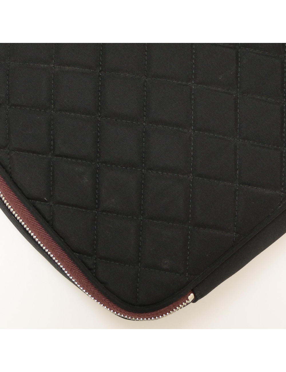 Pochette CHANEL toile matelassée noire