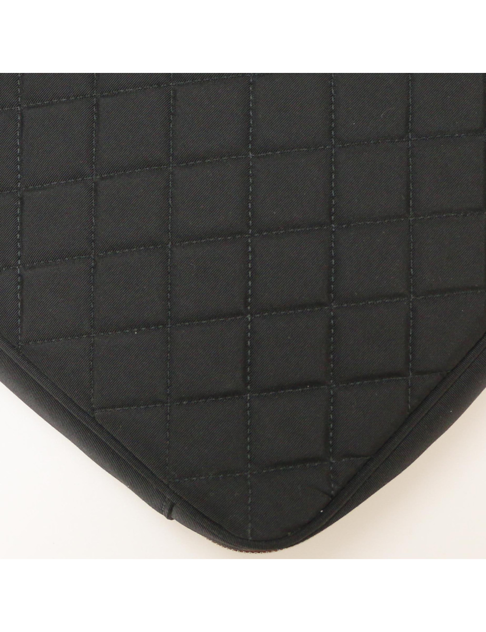 Pochette CHANEL toile matelassée noire