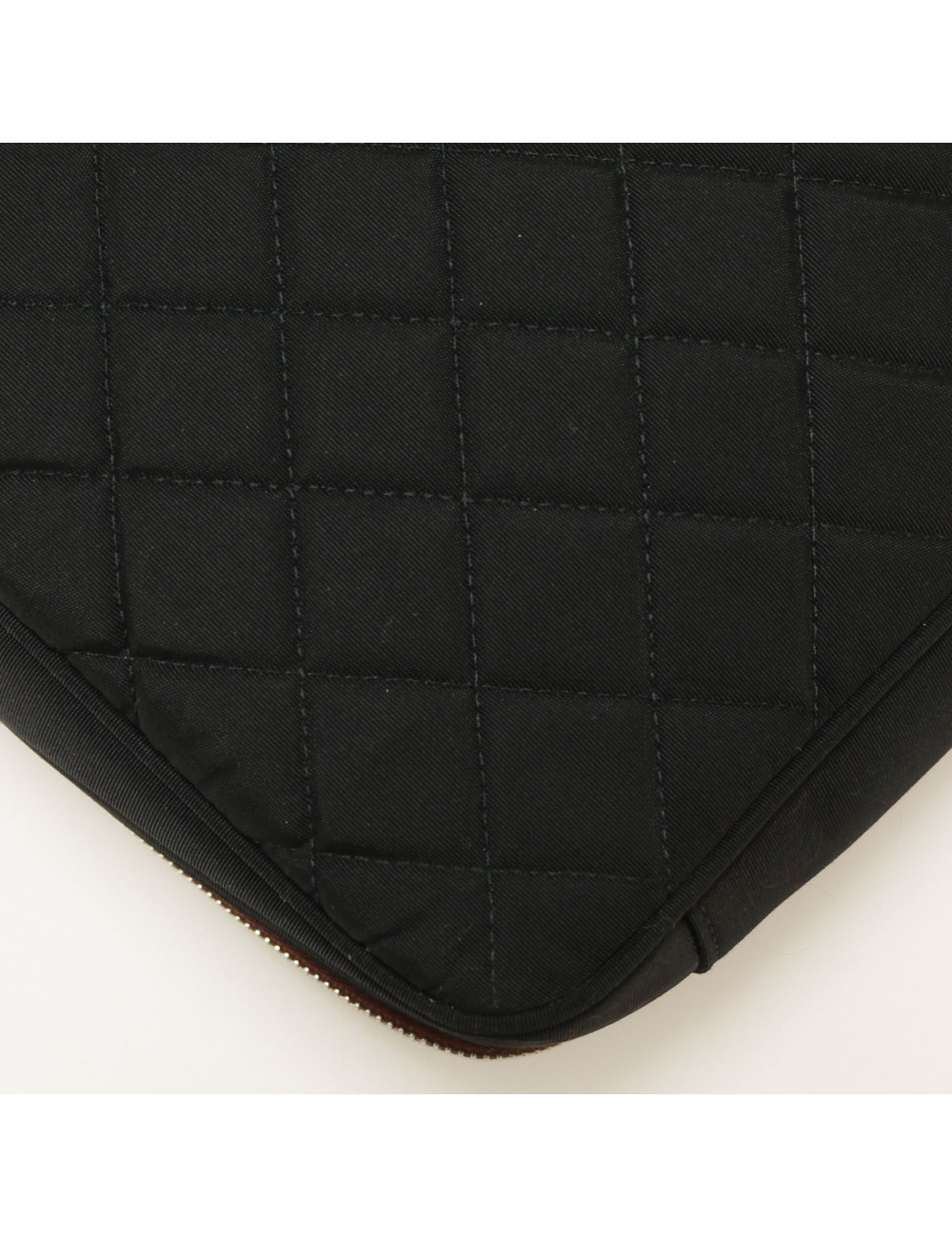 Pochette CHANEL toile matelassée noire