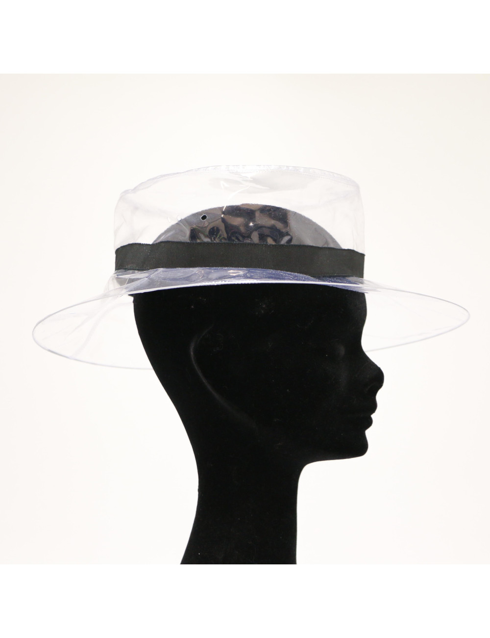 Chapeau CHANEL transparent