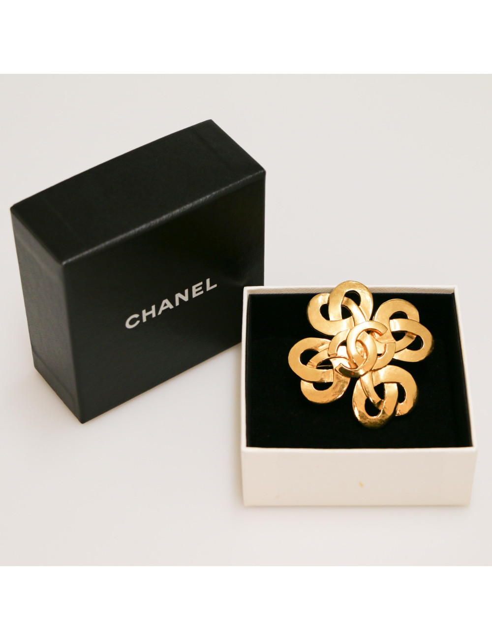 Broche CHANEL vintage