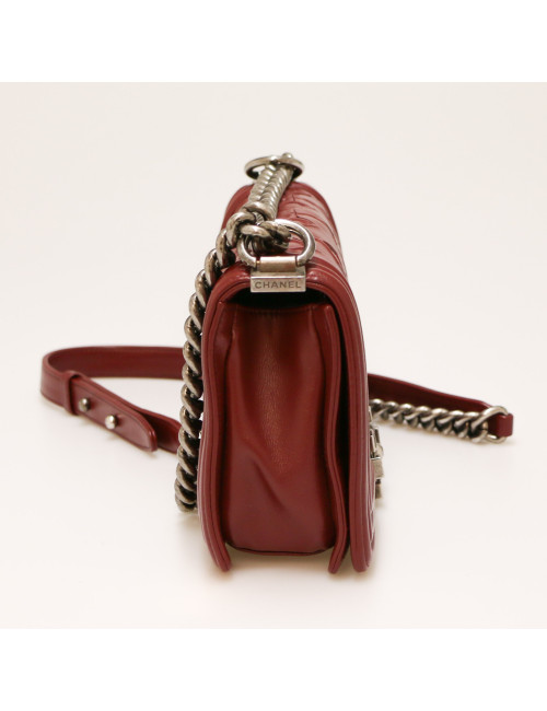 Sac Boy CHANEL embossé bordeaux