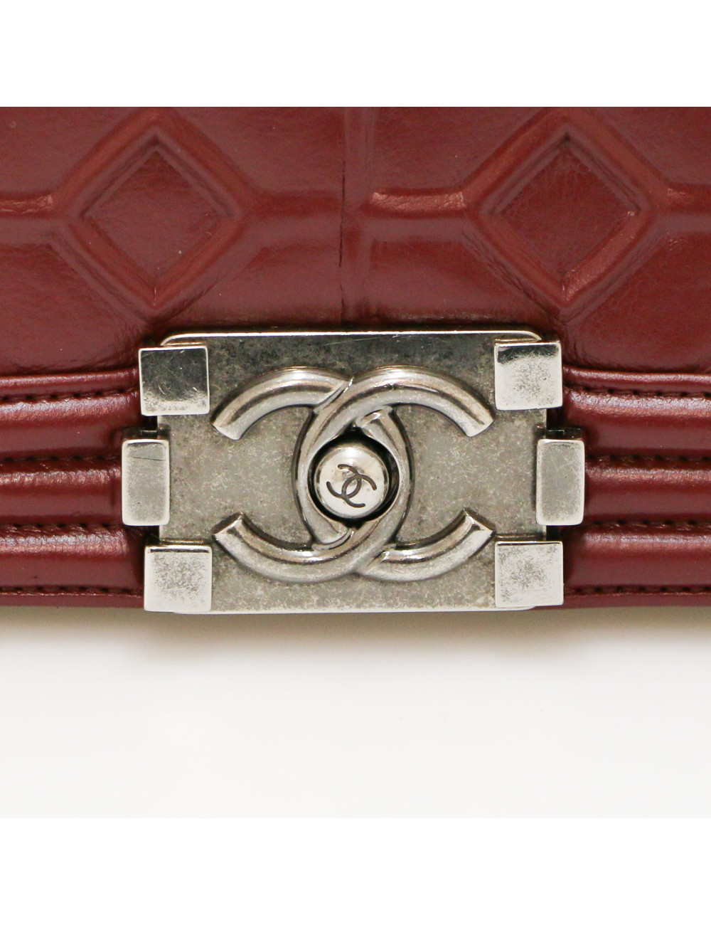 Sac Boy CHANEL embossé bordeaux