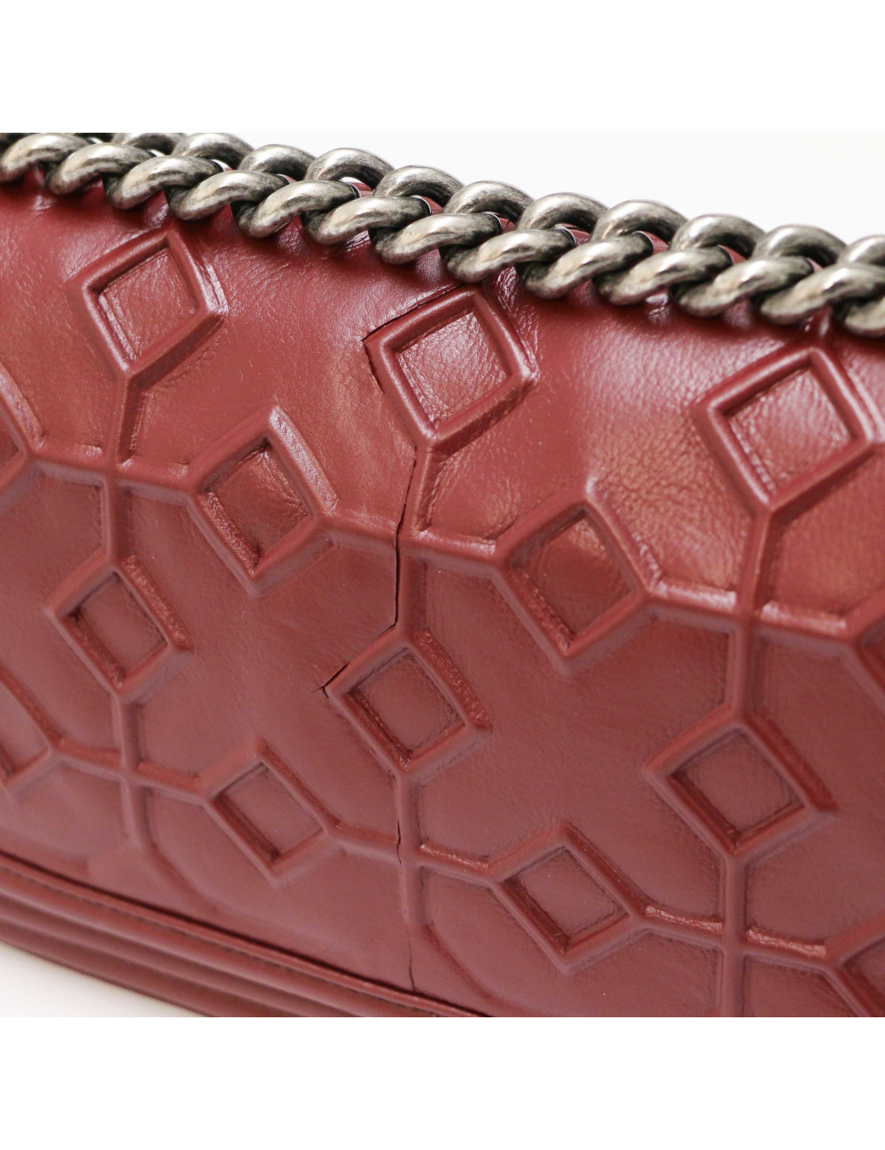 Sac Boy CHANEL embossé bordeaux