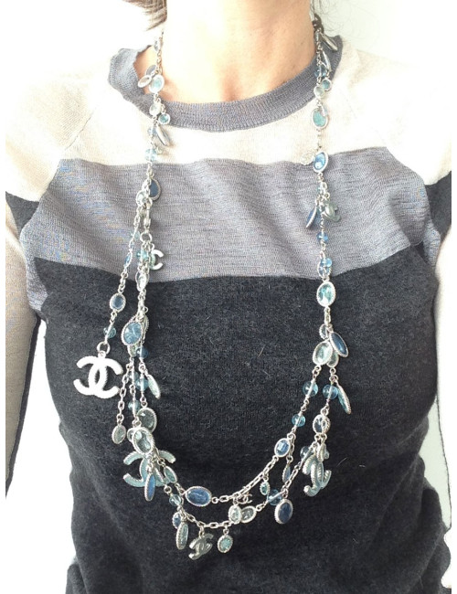 Ceinture sautoir CHANEL en pâte de verre bleu dégradé