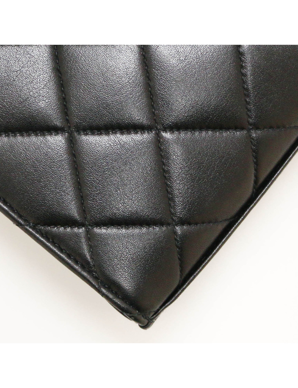 Sac CHANEL matelassé noir 