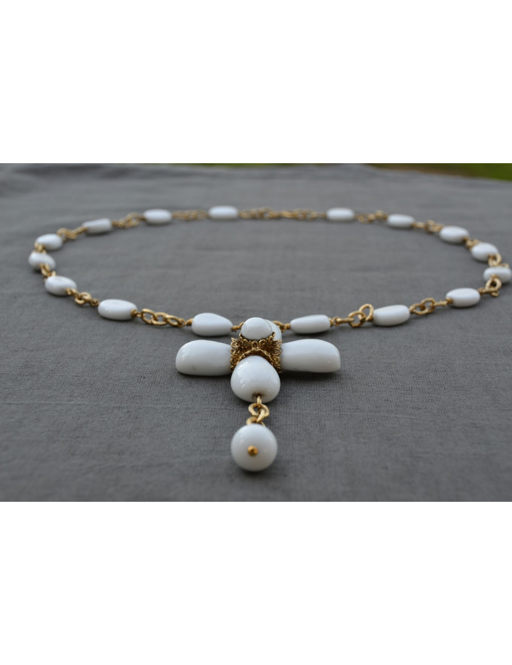 Collier Croix blanc Marguerite de Valois