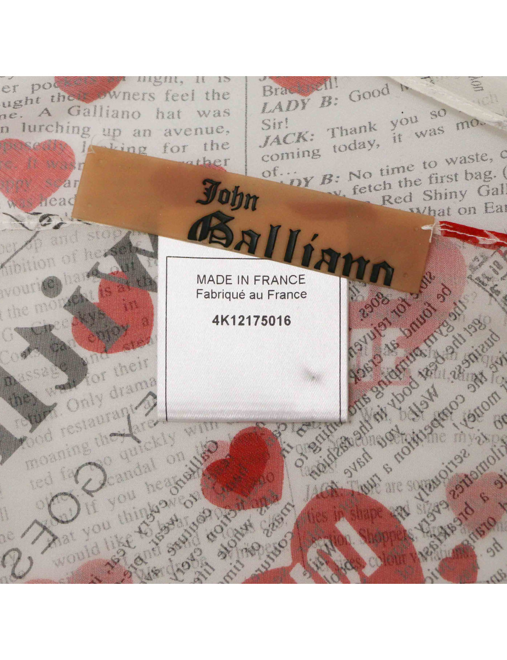 Carré JOHN GALLIANO