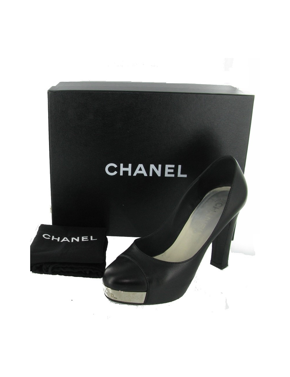 Offset CHANEL pumps