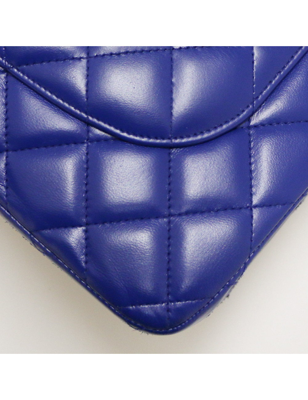 CHANEL lambskin  Jumbo bag