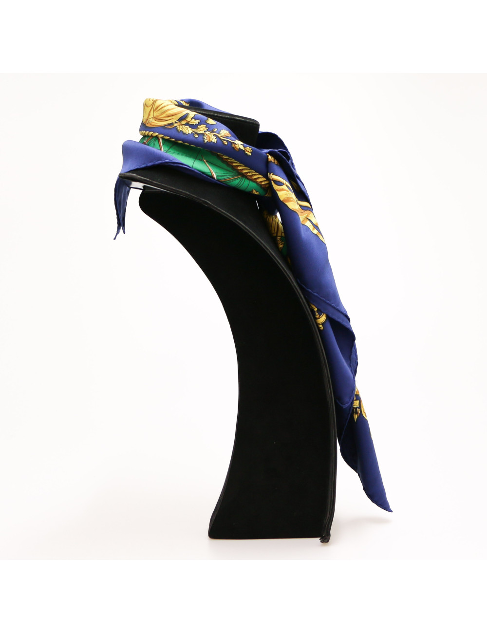 Carré HERMES Marine et cavalerie soie