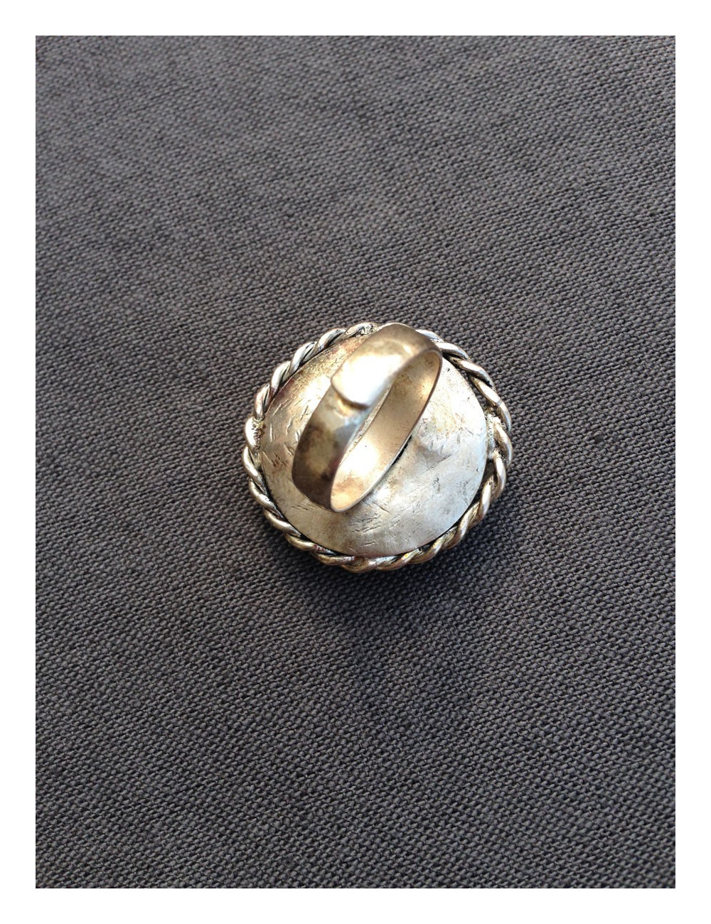 Bague ronde MARGUERITE DE VALOIS en pâte de verre