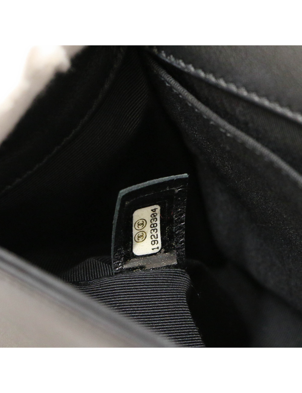 Sac Boy CHANEL en cuir noir