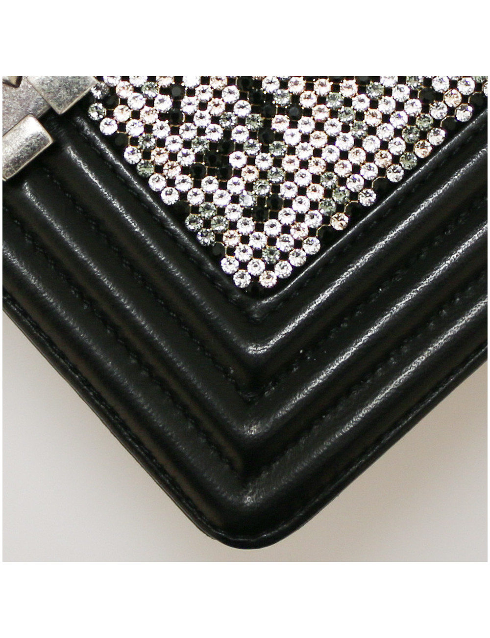 Sac CHANEL Boy en cuir noir et strass