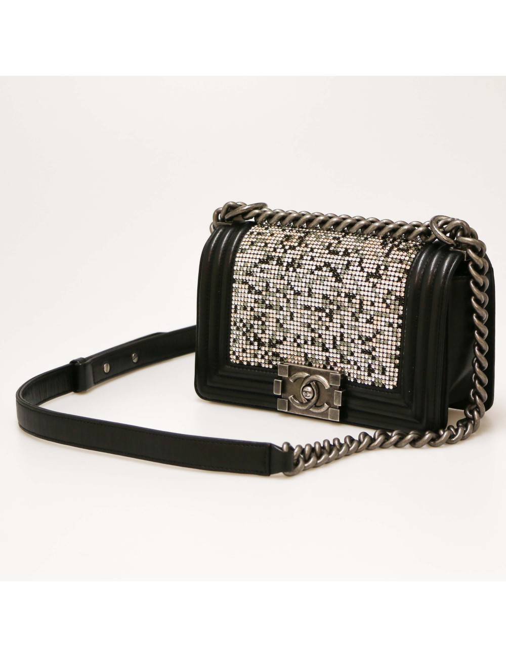 Sac CHANEL Boy en cuir noir et strass