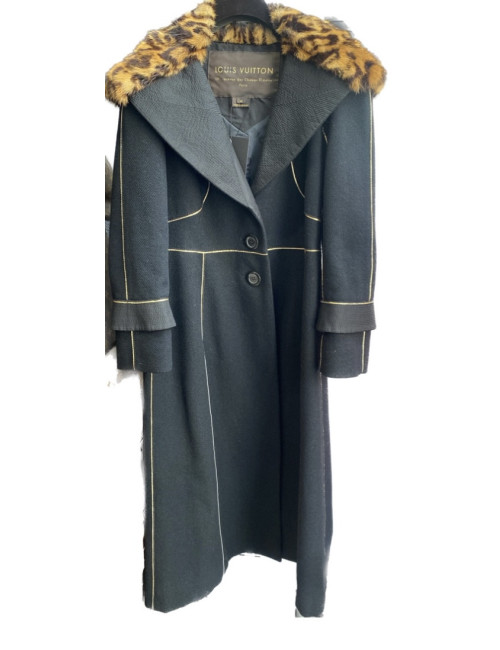Manteau LOUIS VUITTON col fourrure