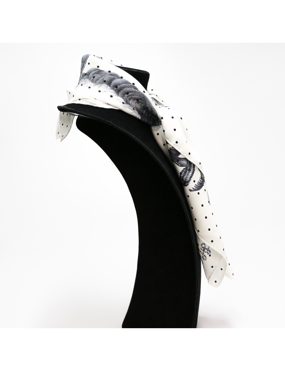 Carré HERMES soie 100 %