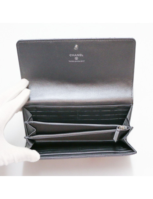 Porte-monnaie CHANEL cuir matelassé argent mat
