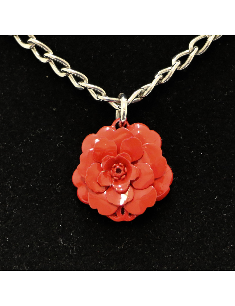 Collier CHANEL camélia rouge