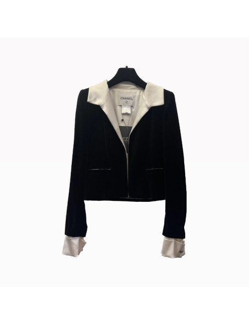 Veste courteT 36 CHANEL en velours de soie noir
