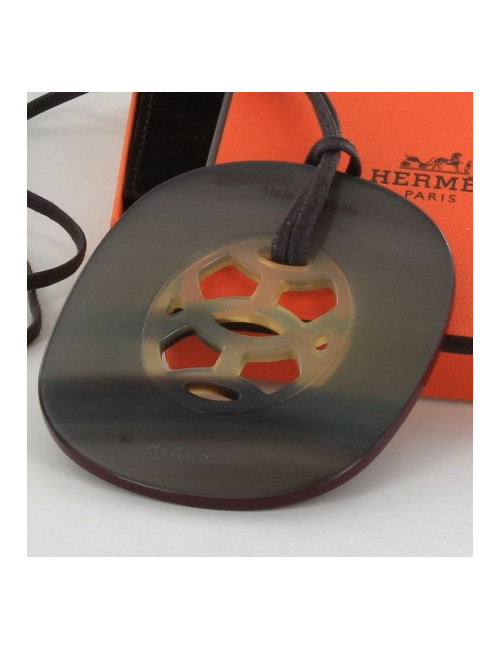 collier HERMES en corne et laque