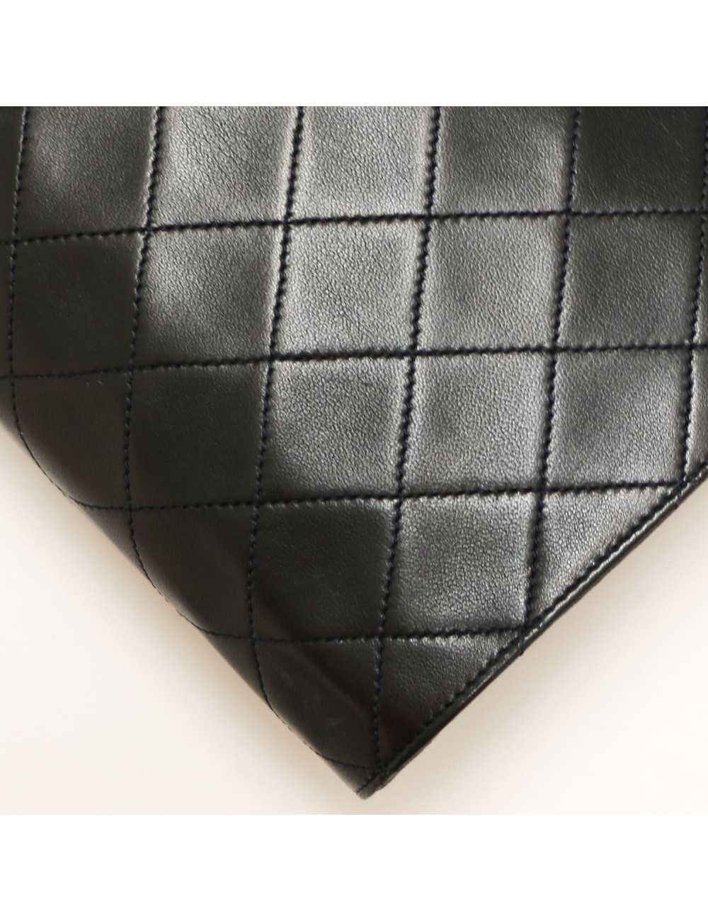 Sac CHANEL matelassé bleu Vintage