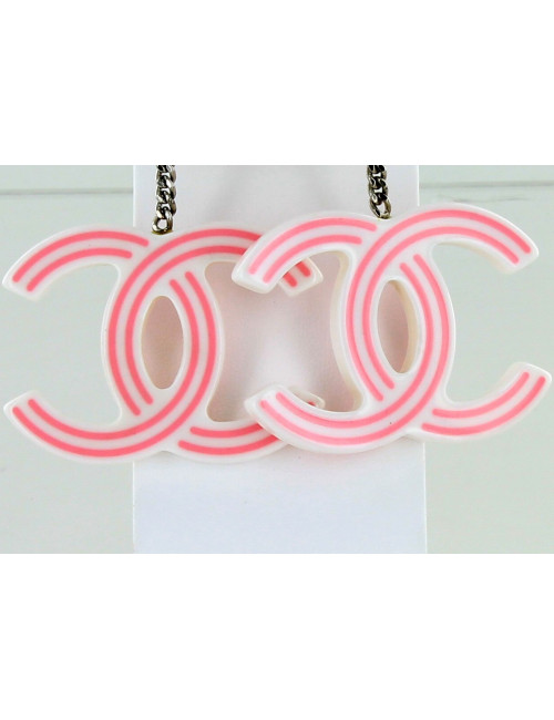 clous d'oreille CHANEL pendantes roses