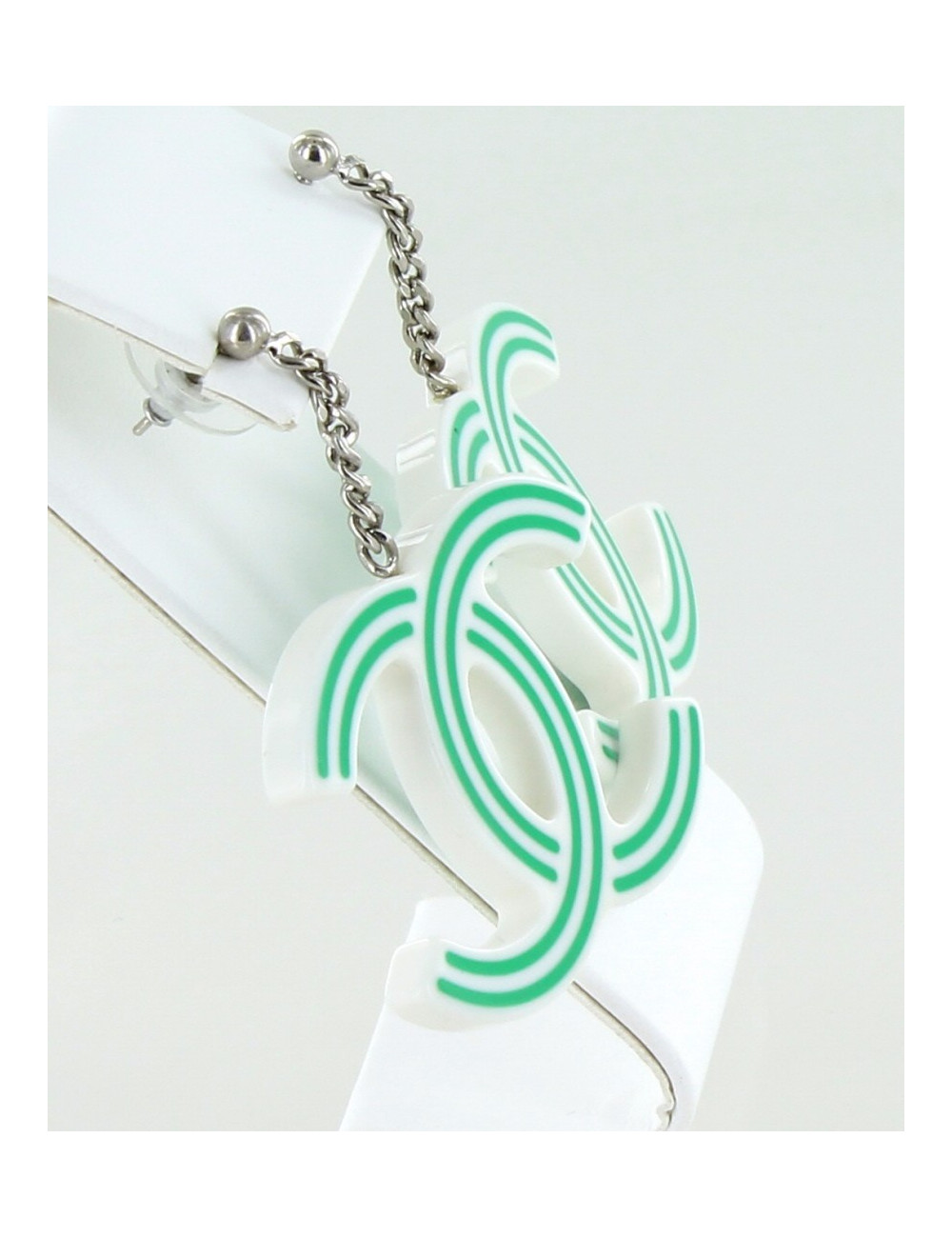 clous d'oreille CHANEL pendantes vertes