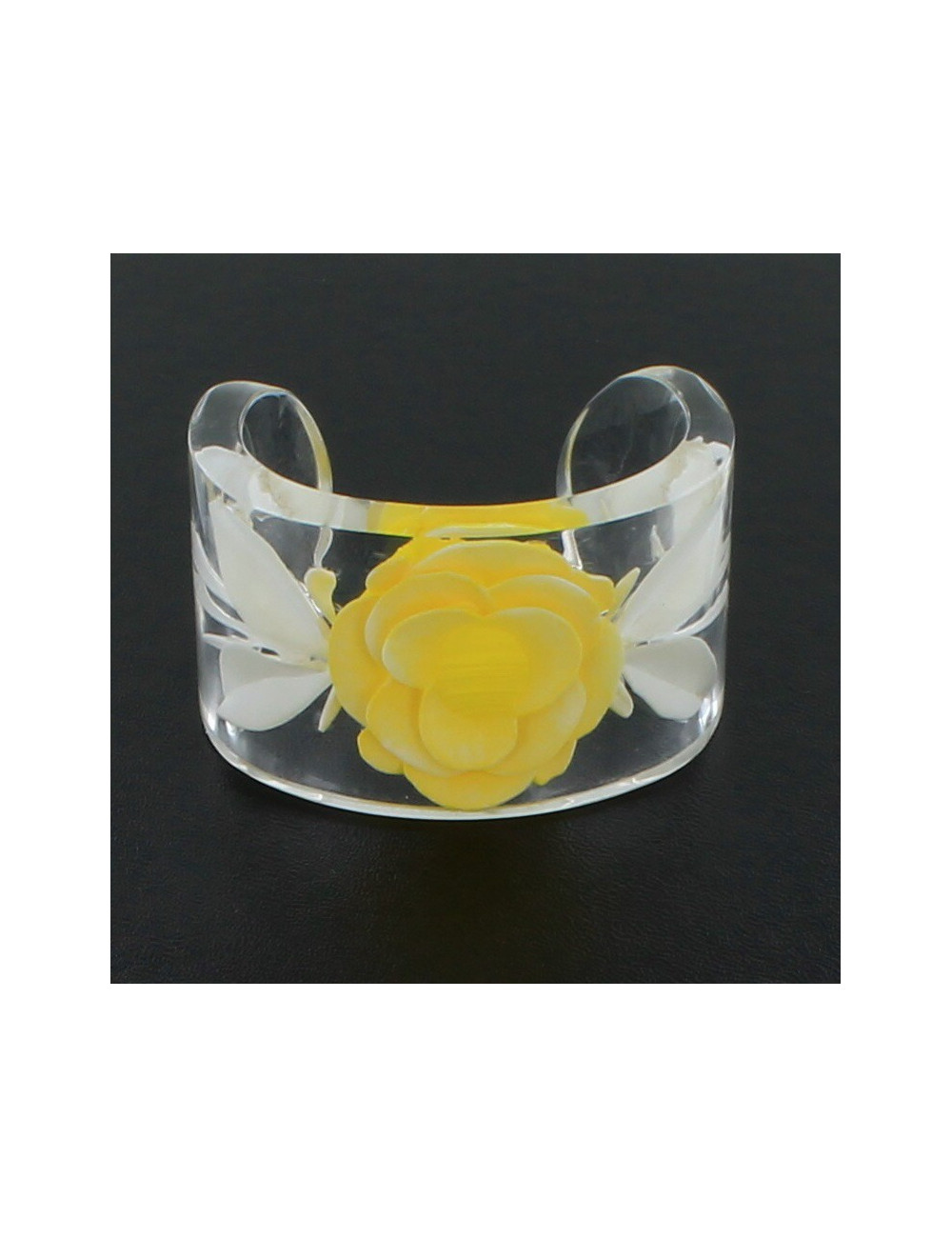 manchette CHANEL en résine jaune