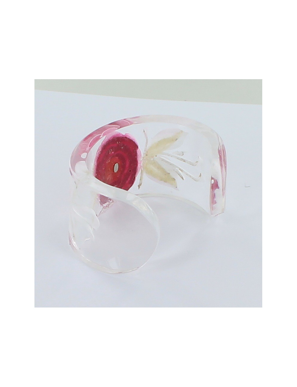 manchette CHANEL en résine camélia rose