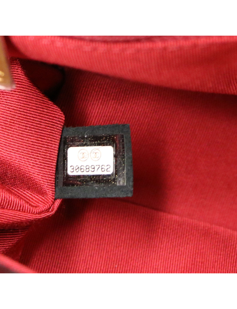 Le 19 CHANEL cuir noir 