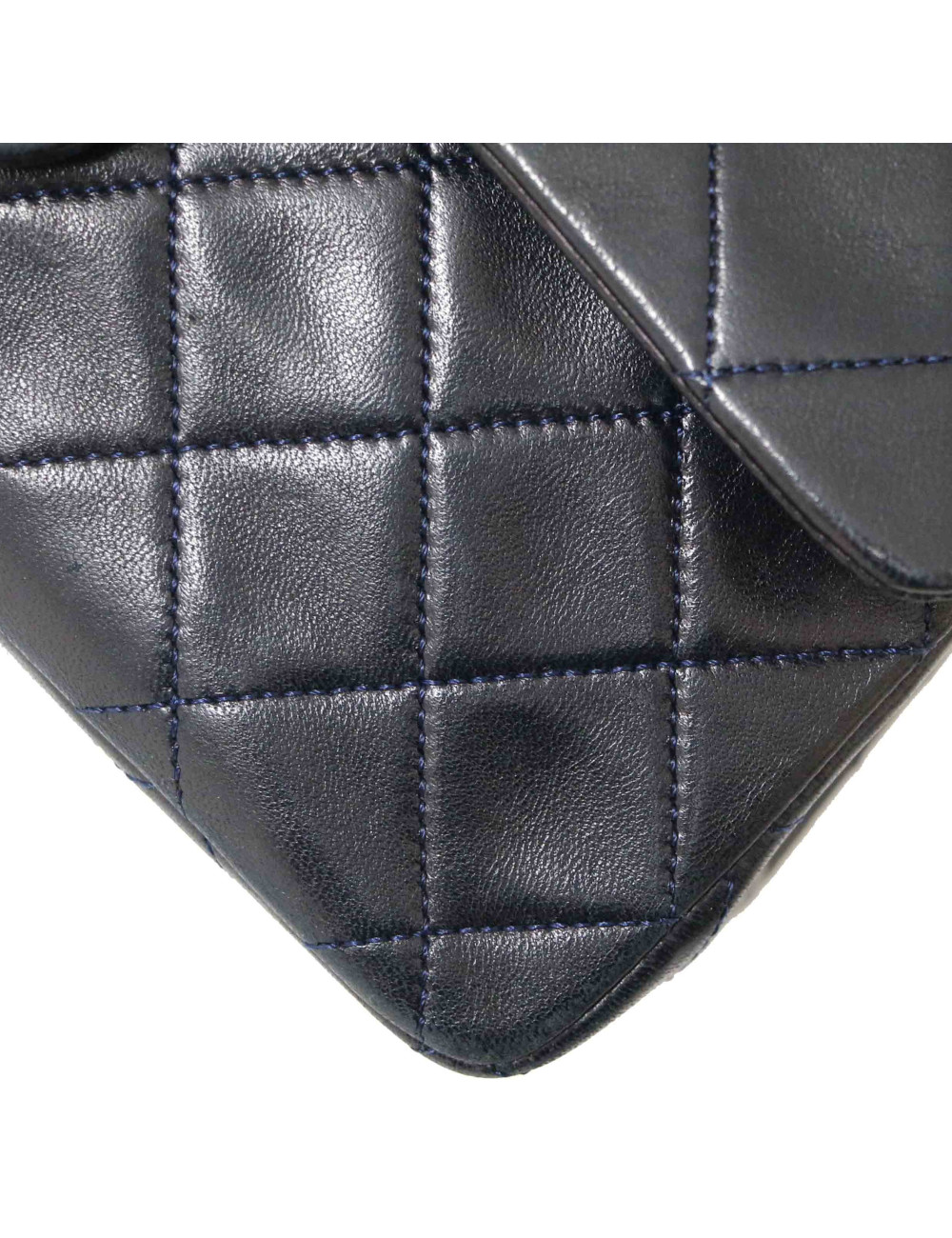 Petit Timeless Chanel bleu marine