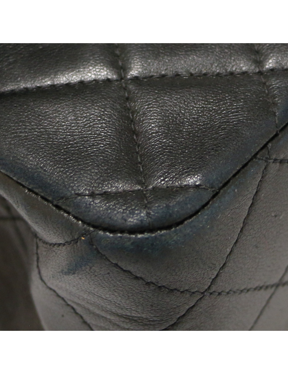 Sac Classique Chanel medium cuir d'agneau