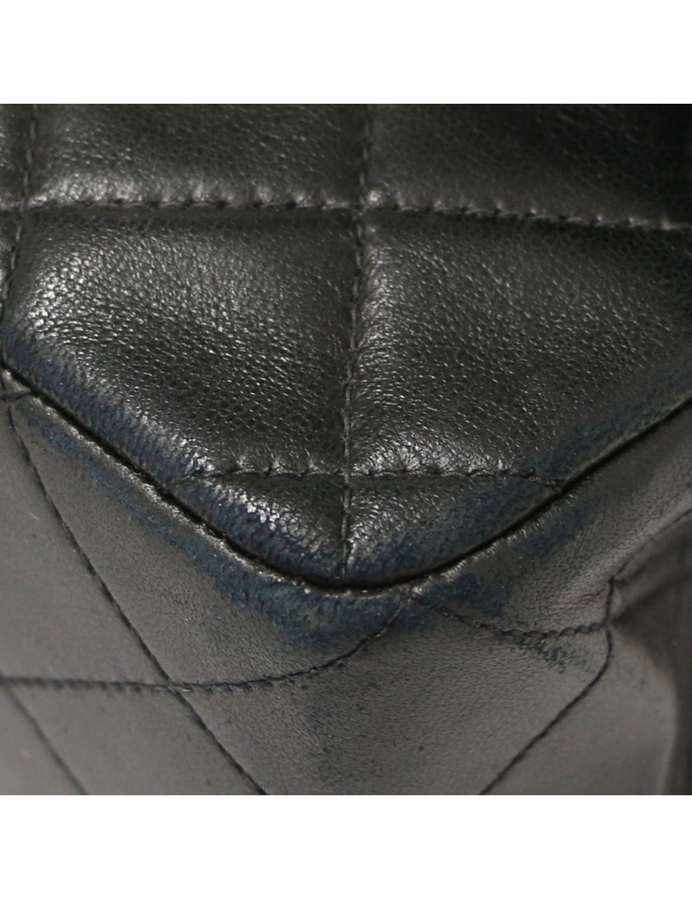 Sac Classique Chanel medium cuir d'agneau