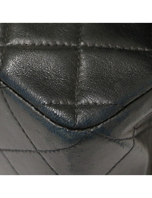 Sac Classique Chanel medium cuir d'agneau
