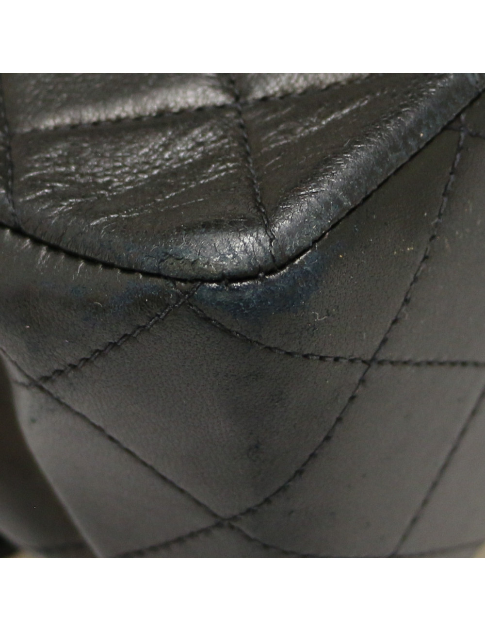 Sac Classique Chanel medium cuir d'agneau