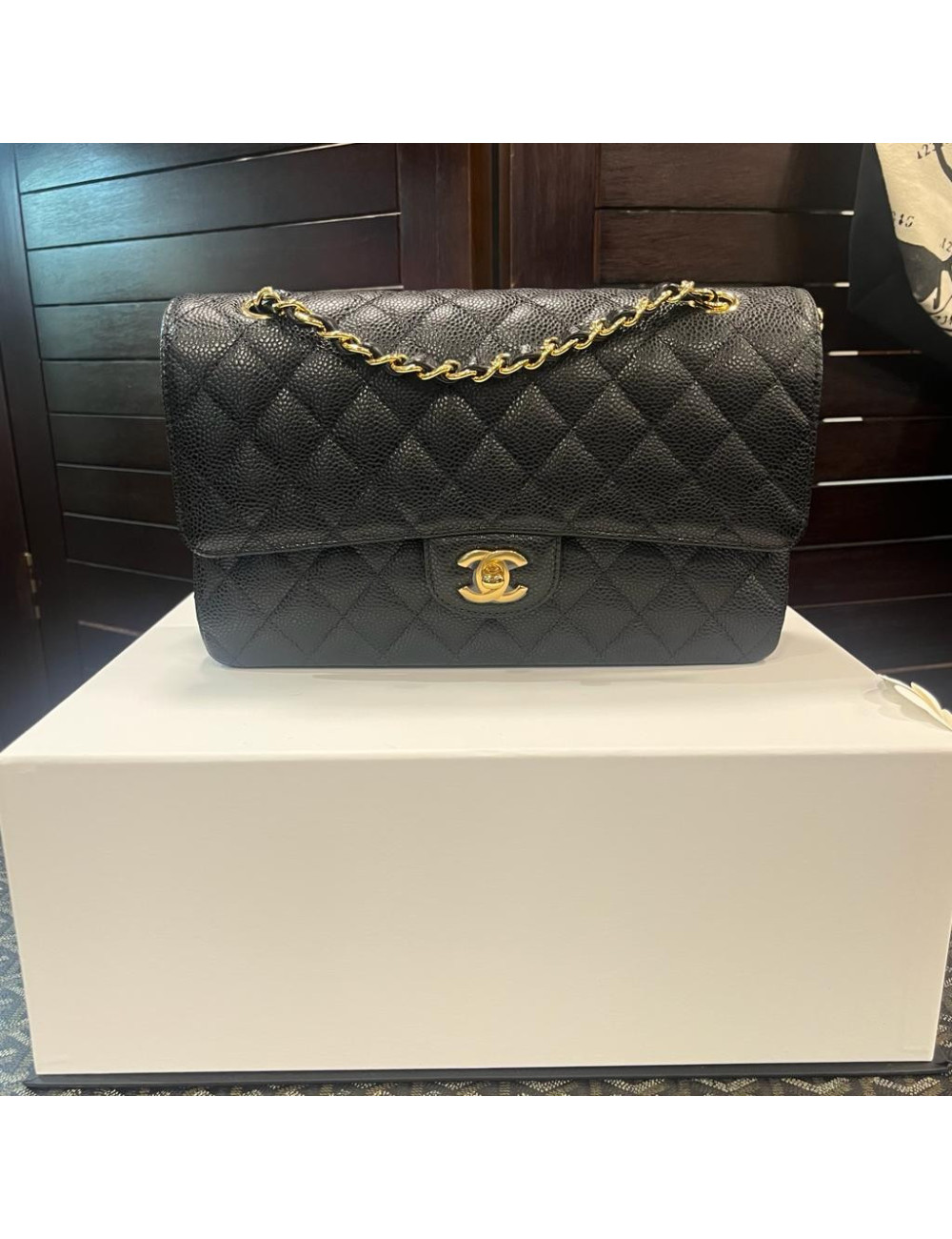 Sac rabat Timleless CHANEL cuir caviar noir