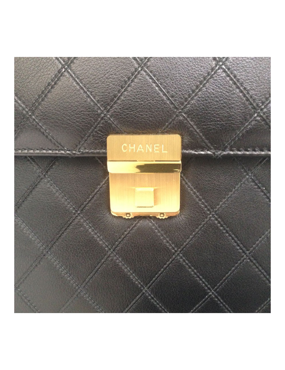 Sacoche CHANEL cuir matelassé noir