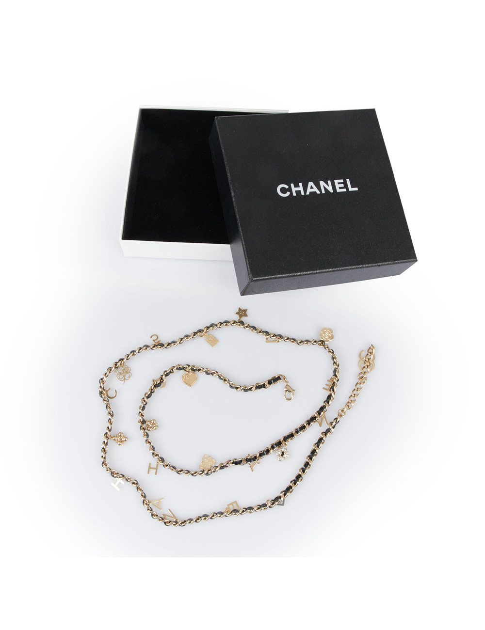 Ceinture CHANEL chaine entrelacée de cuir et charms