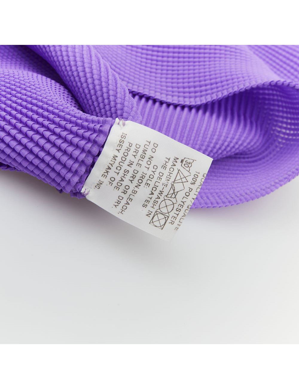 Haut ISSEY MIYAKE violet