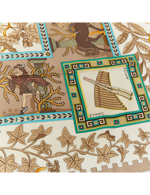 Carré HERMES soie 100 %