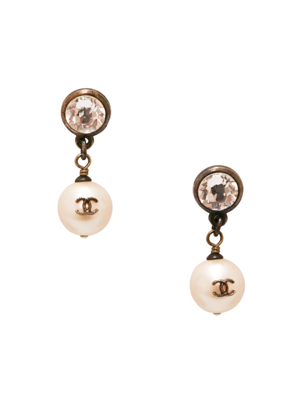 Clous CHANEL brillant perle nacrée