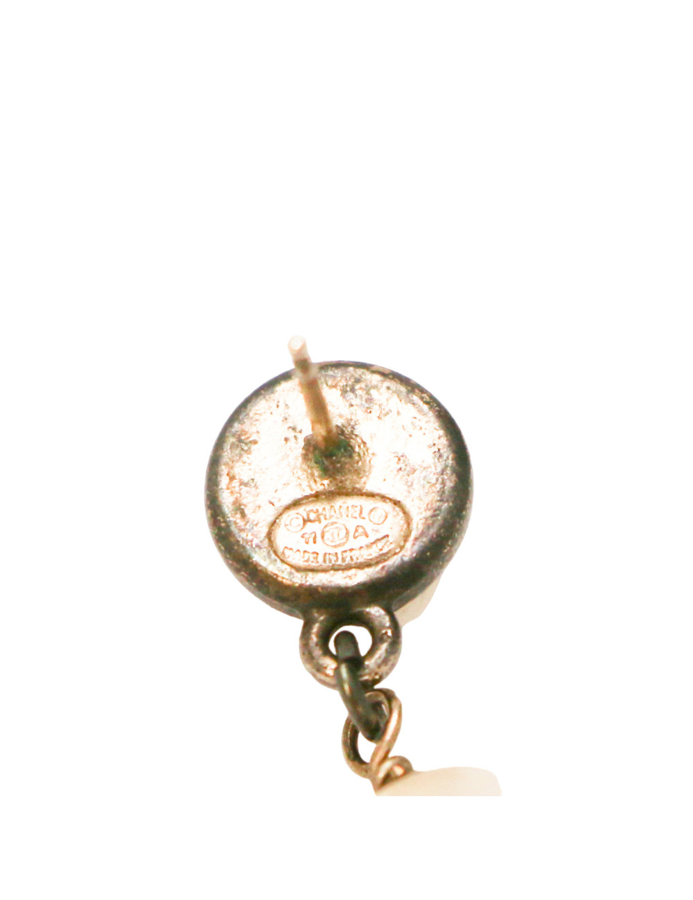 Clous CHANEL brillant perle nacrée