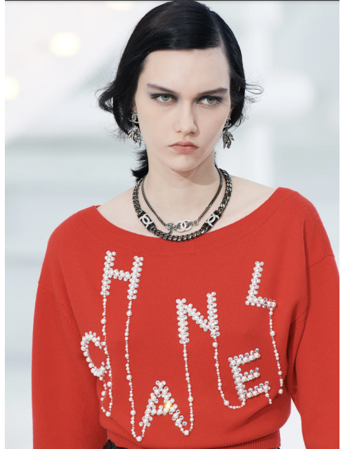 Sautoir CHANEL broches C H A N E L