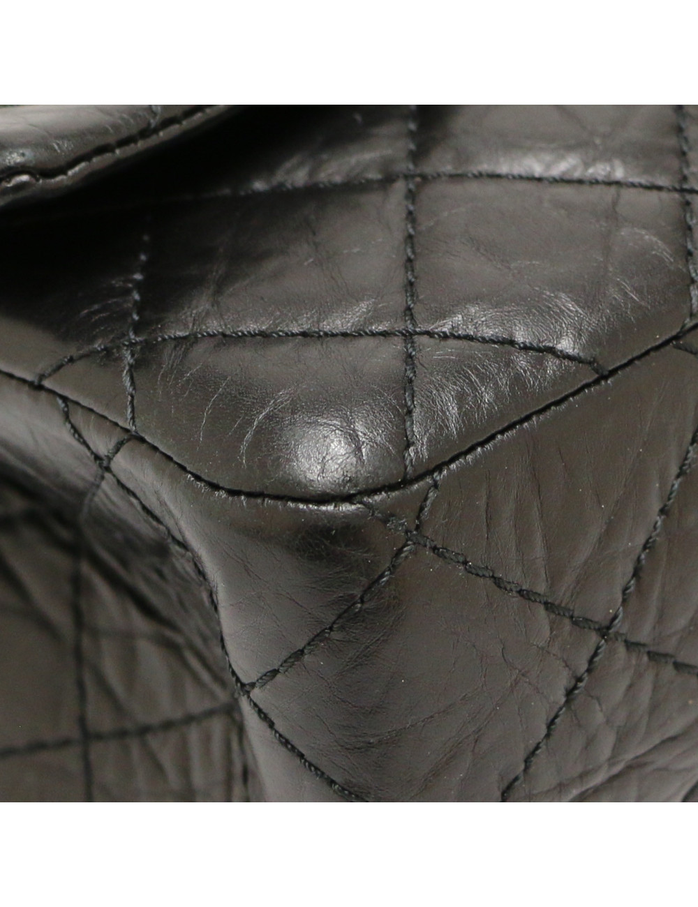 CHANEL 2.55 in black crumpled leather