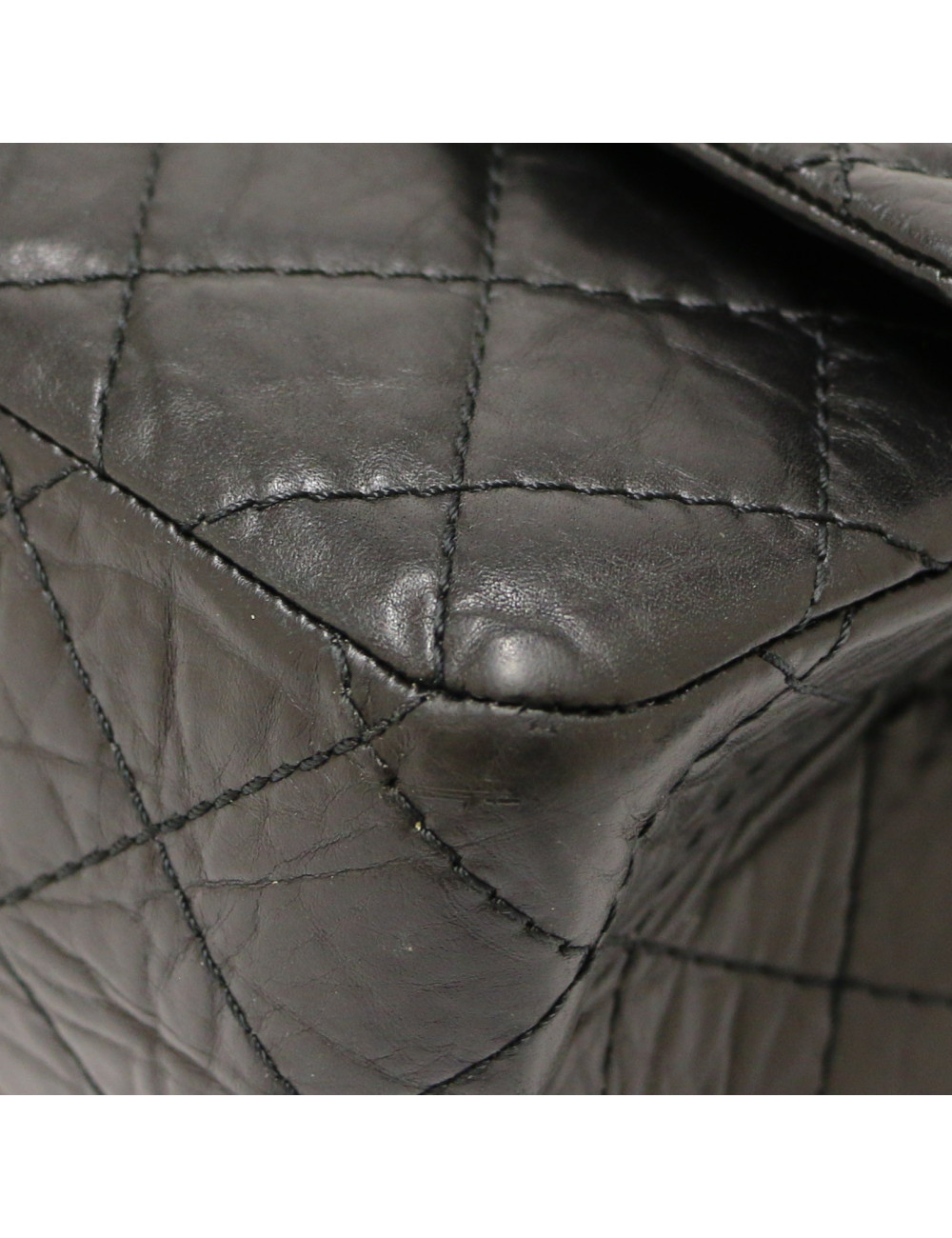 CHANEL 2.55 in black crumpled leather