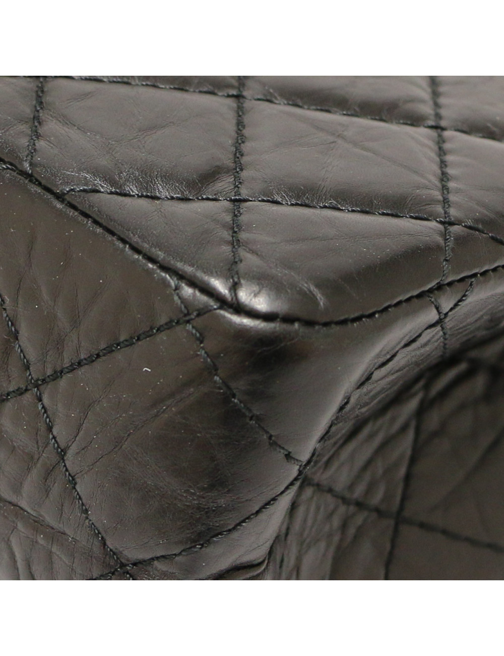 CHANEL 2.55 in black crumpled leather