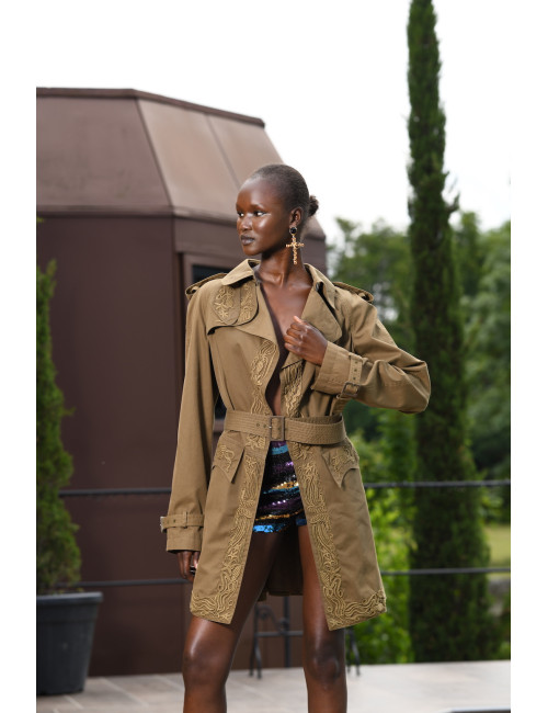 Clous croix pendantes MARGUERITE DE VALOIS noires 